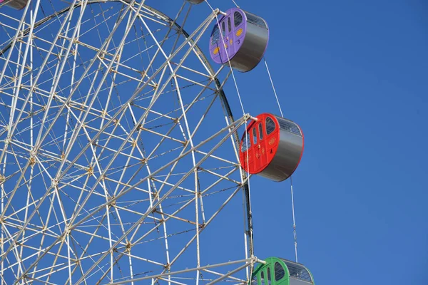 Rueda de ferris colorido para luna park — Foto de Stock