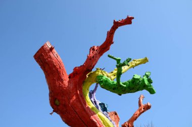 Sanatsal ağaç boyalı     