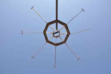 kırık şemsiye yapısı