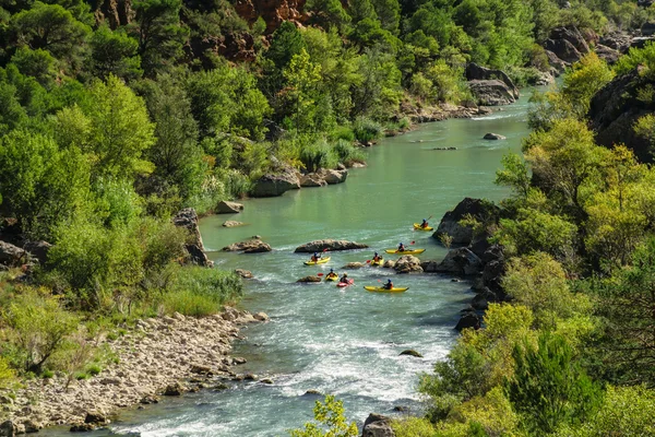 Gllego nehirde rafting.
