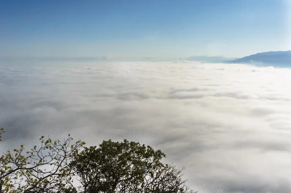 Bulutlar sonsuz bir okyanus