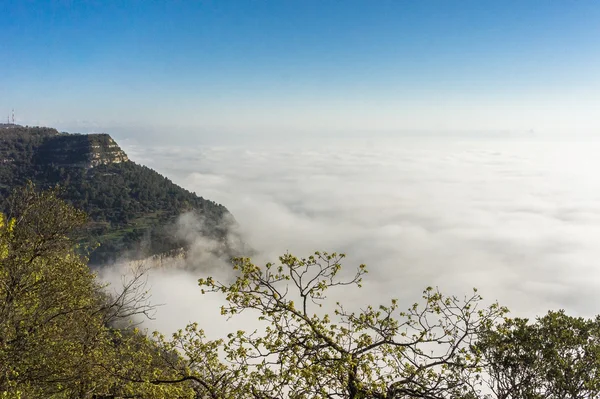 Bulutlar sınırsız deniz