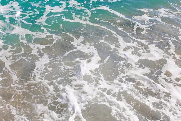 Κορυφαία Προβολή Κύματα Υφή Αφρού Και Πιτσίλισμα Στον Ωκεανό Ηλιόλουστη — Φωτογραφία Αρχείου