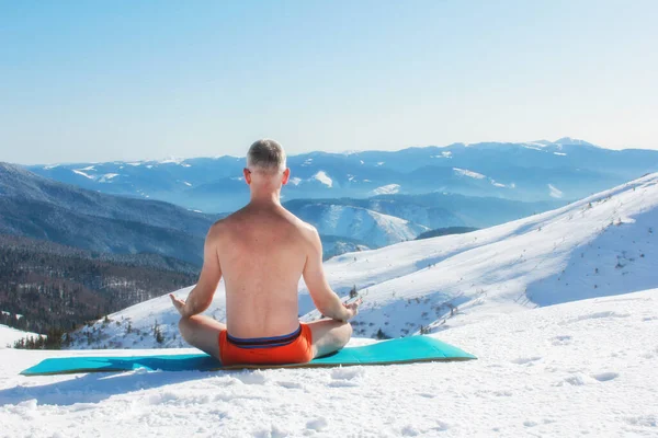 Adult Man Meditates Lotus Position Mountains Backdrop Winter Landscape Big — Stock Photo, Image