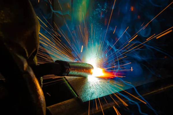 Schweißer für industriellen Stahl in der Fabrik, — Stockfoto