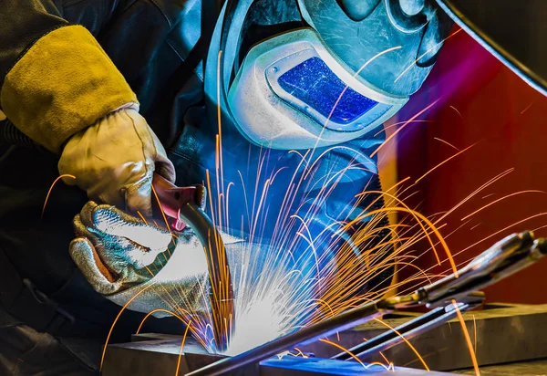 Kaynakçı Sanayi Otomotiv Bölümü'nde fabrika Kaynakçı mühimmat