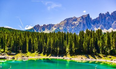 Mavi Göl İtalya dağlarda, Valtournenche