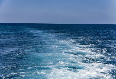 ayak izi gemi yelken gelen deniz suyu