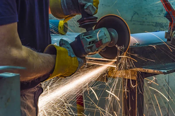 Cilalı tekerlekleri taşlama, işleme metalden spreyler