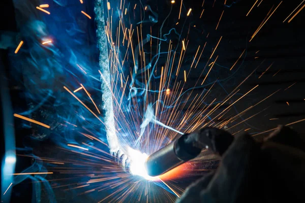 Schweißer für industriellen Stahl in der Fabrik, — Stockfoto