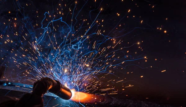 Schweißer für industriellen Stahl in der Fabrik, — Stockfoto