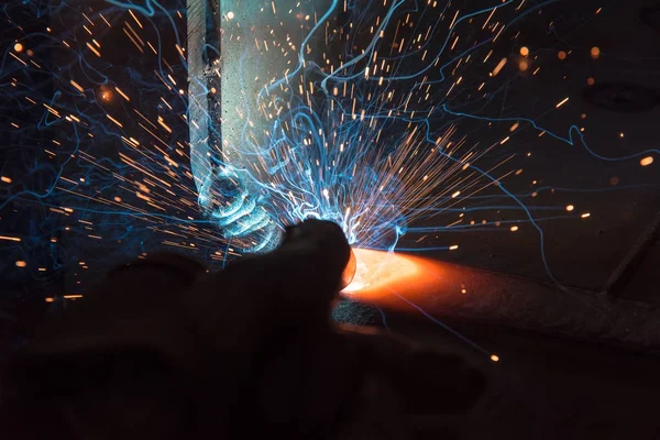 技術の工場で工業用鋼溶接, — ストック写真