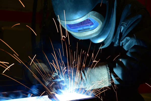 Industrial steel welder in factory — Stock Photo, Image