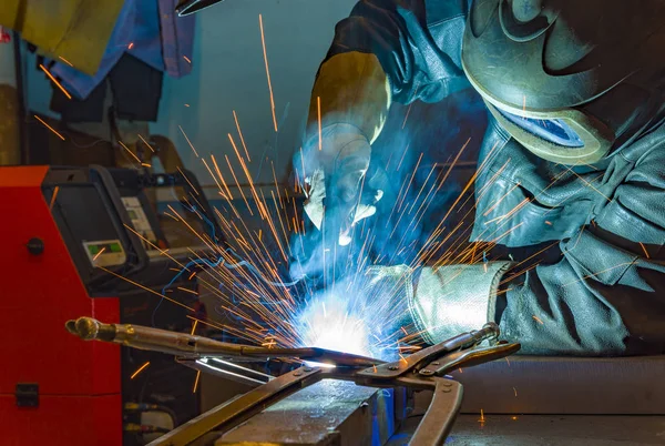 Fabrika teknik endüstriyel çelik Kaynakçı, — Stok fotoğraf