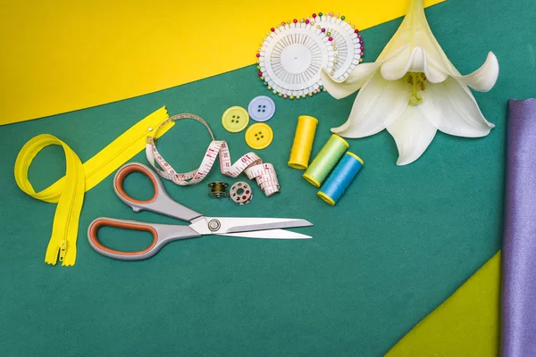 Pattern cutting and sewing — Stock Photo, Image