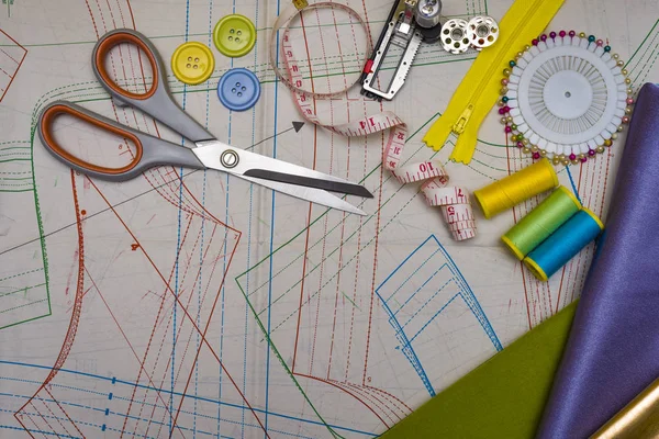 Pattern cutting and sewing — Stock Photo, Image