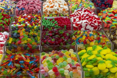 Farklı jöle şekerli fotoğrafların kolajı