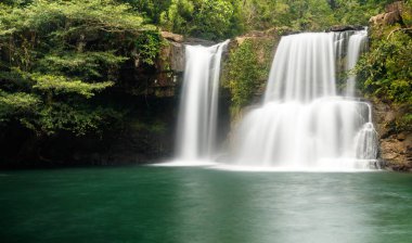 Klong Chao şelale üzerinde ada, Koh Kood, Tayland