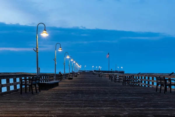 Ventura Pier Topside View Sunrise Walkway Deserted Lamps Still Lit — Stock Photo, Image