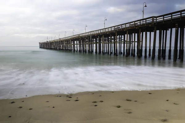 Quai Ventura Californie Vue Plage Étendant Dans Eau Océan Vert — Photo