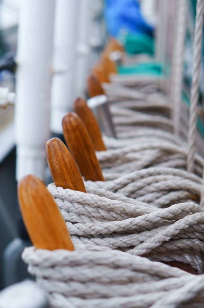 Accesorios y elementos de un velero, cuerda, velero náutico — Foto de Stock