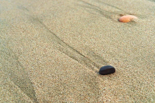 Kies auf dem Sand, Sand am Meer, Sand an der Küste, farbiger Sand — Stockfoto