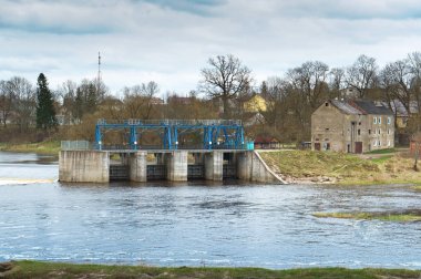 Ağ Geçidi, nehir baraj ve rezervuar