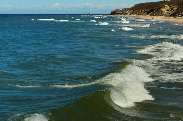 Морські хвилі на пляжі, буря у Балтійському морі — стокове фото