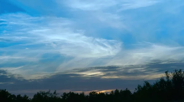 As nuvens do céu, nuvens de penas brancas — Fotografia de Stock