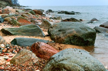 Deniz dalga, dalgalar fırtına denizde, kıyıda alıştırma