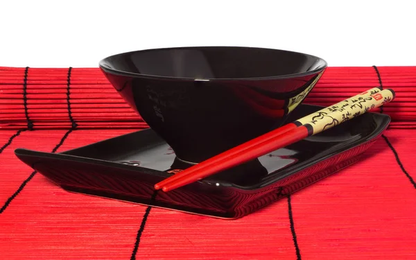 Mikrodalga fırın için suşi kırmızı ahşap mat kırmızı ve siyah set.