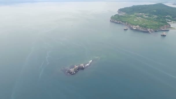 Volando sobre el océano. Islas en el Océano Pacífico . — Vídeos de Stock