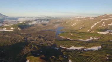 Güzel gündoğumu dağlarda. Drone ile Panorama
