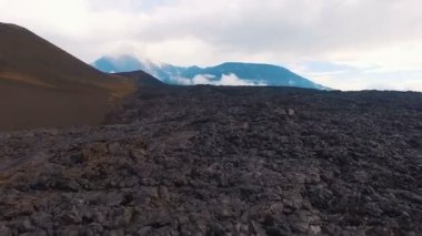 Volkan ve lav. Hava anket magma bir volkanın katılaşmış. Uçan bir uçak üzerinde