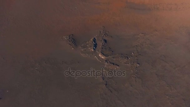 Flygfoto. Röda jorden. Mycket liknande till planeten Mars — Stockvideo