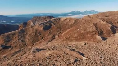 Havadan görünümü. Uçan kanyonda. Red Mountain.