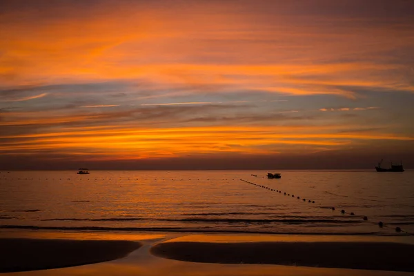 Sunset beach en Ko Samet Island, golfo de Tailandia — Foto de Stock