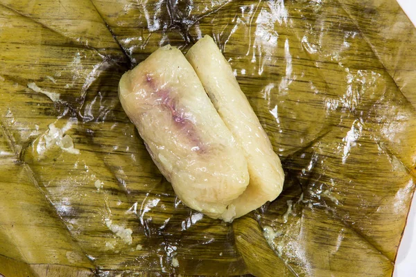 伝統的なタイ料理スタイル、バナナ l もち米とバナナ — ストック写真