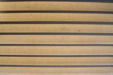 Pencerenin içinde bulanık panjurlar, Işık ve Gölge görüntüsü, Kapat ve makro çekim, Seçici odak