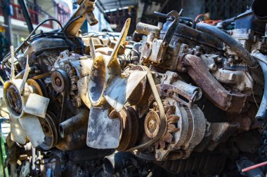 Kullanılmış motor parçaları, paslı metal desen arka planı, & Makro çekimini kapat, Seçici odak noktası