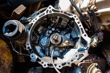 Kullanılmış motor parçaları, paslı metal desen arka planı, & Makro çekimini kapat, Seçici odak noktası