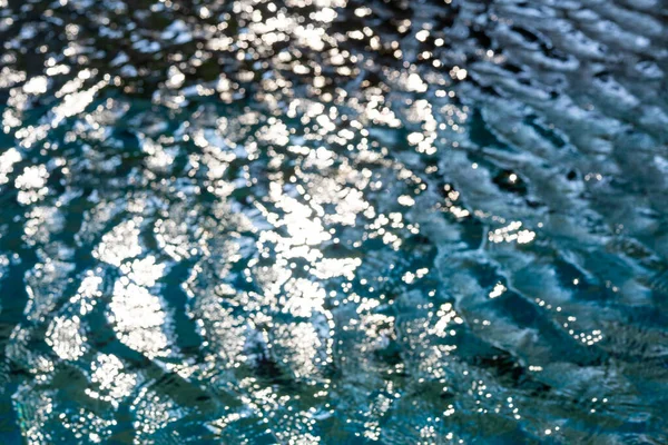 Agua Ondulada Borrosa Piscina Fondo Bokeh Abstracto Reflejo Solar —  Fotos de Stock