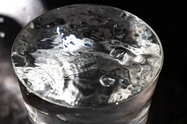 Bolhas Água Claras Flutuando Vidro Transparente Close Macro Tiro Foco — Fotografia de Stock