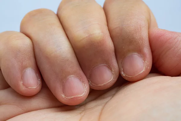 Senior Kvinnans Högra Hand Knytnäve Vit Bakgrund Asiatisk Kroppsdel Symbol — Stockfoto