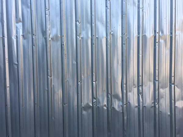 Buruşmuş Metal Doku Galvanize Demir Arka Plan Parlak Çit Gümüş — Stok fotoğraf