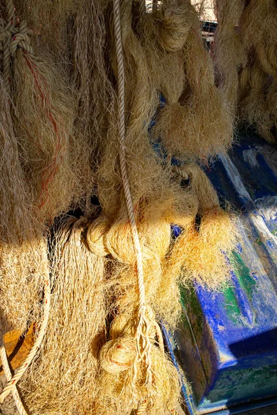 Коричневая Рыболовная Сеть Рыболовные Сети Связываются Абстрактный Фон Закрытый Выстрел — стоковое фото