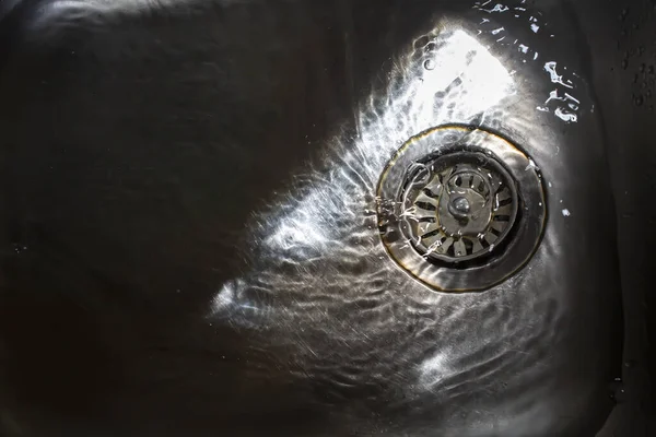 Water Flowing Splashing Sink Light Shadow Close Macro Shot Selective — Stockfoto