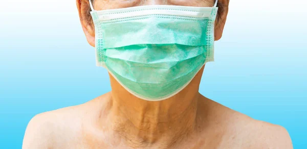 Senior Kvinna Bär Ansiktsmask Medicinsk Mask Kirurgisk Mask Gradient Blå — Stockfoto