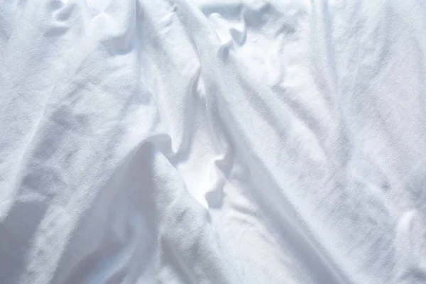 Белая Простыня Сушка Солнце Морщинистая Текстура Абстрактный Фон Крупный План Стоковое Фото