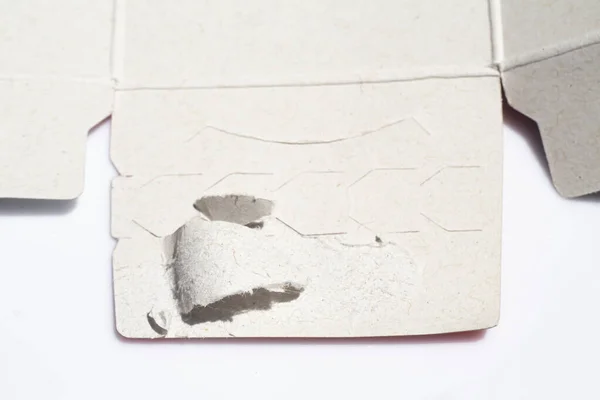 Scatola Carta Imballaggio Strappata Usata Sfondo Bianco Close Macro Shot — Foto Stock